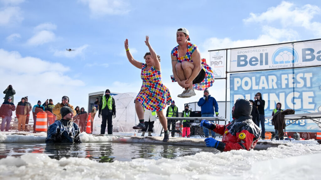 That Midwestern Mom and Dude Dad plunging into the water